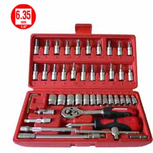 46 PCS 1/4" SOCKET WRENCH SET  
